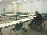 会議開始を待つ西川会長２